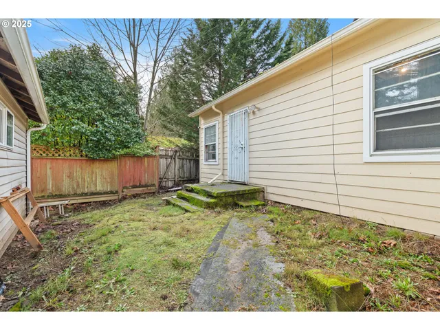 $320,000 | 1375 Southwest Taylors Ferry Road, Portland, OR 97219