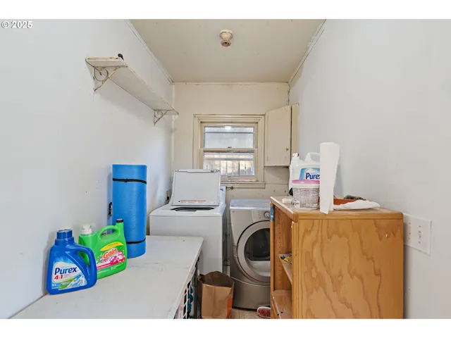 $320,000 | 1375 Southwest Taylors Ferry Road, Portland, OR 97219