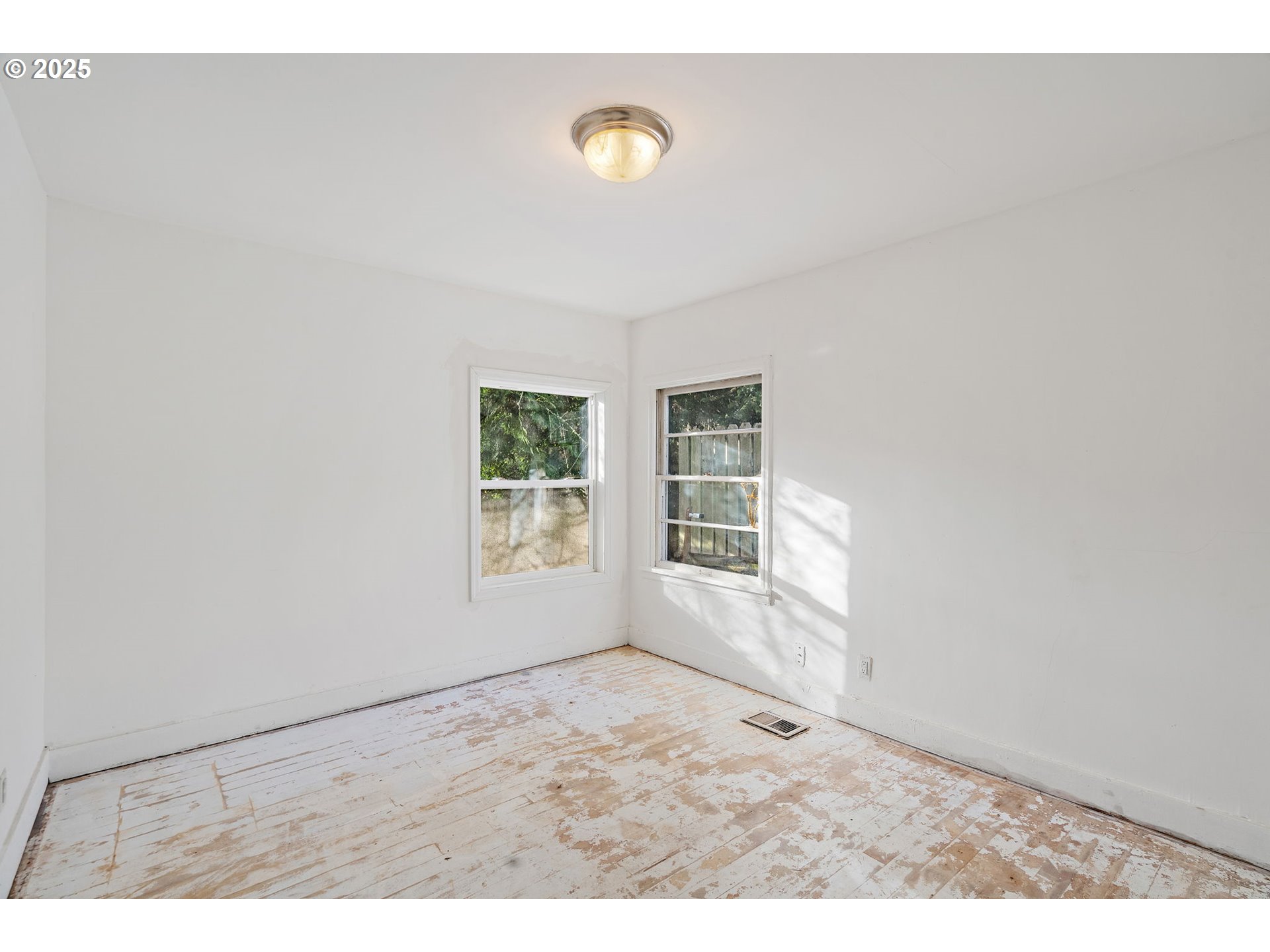 1375 Southwest Taylors Ferry Road Portland, OR 97219 - Photo 8 of 19 Gallery Image 8