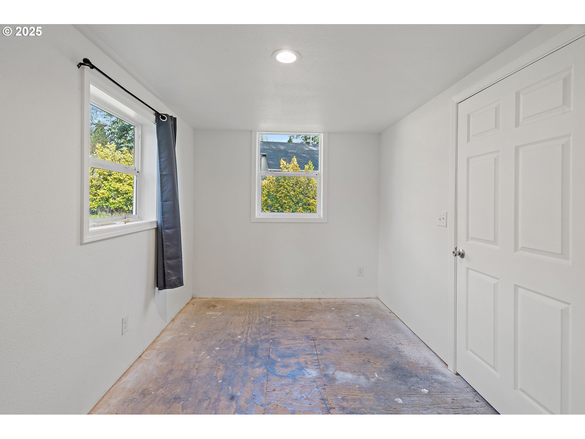 1375 Southwest Taylors Ferry Road Portland, OR 97219 - Photo 9 of 19 Gallery Image 9