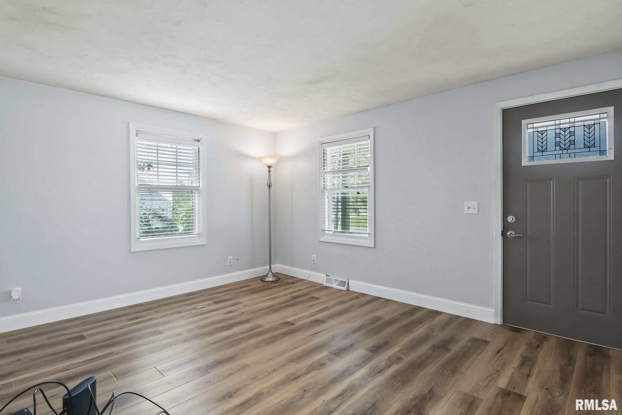 2204 E Keys Springfield, IL 62702 - Photo 4 of 27