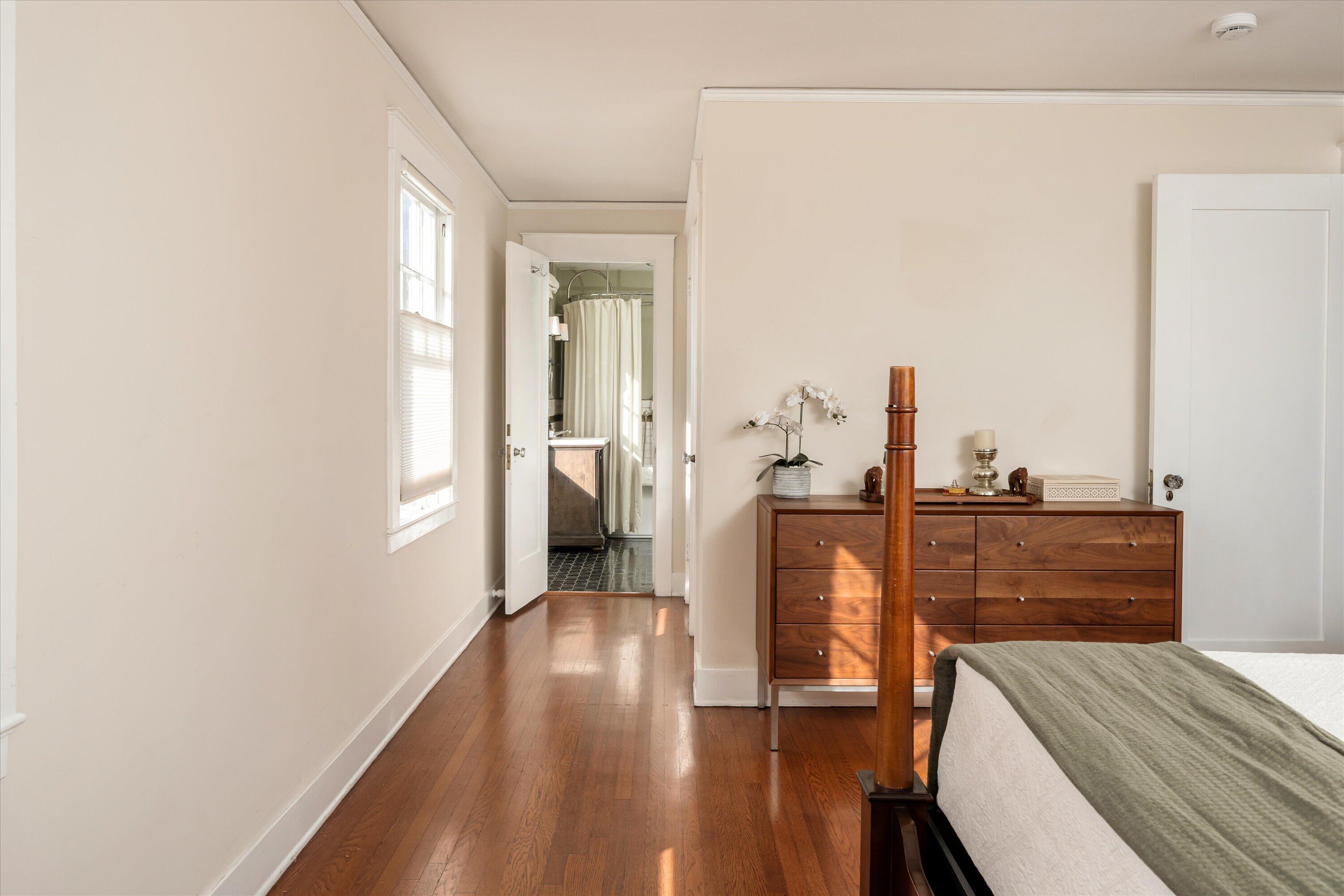 22 East Islay Street Santa Barbara, CA 93101 - Photo 15 of 26 a view of a room with wooden floor