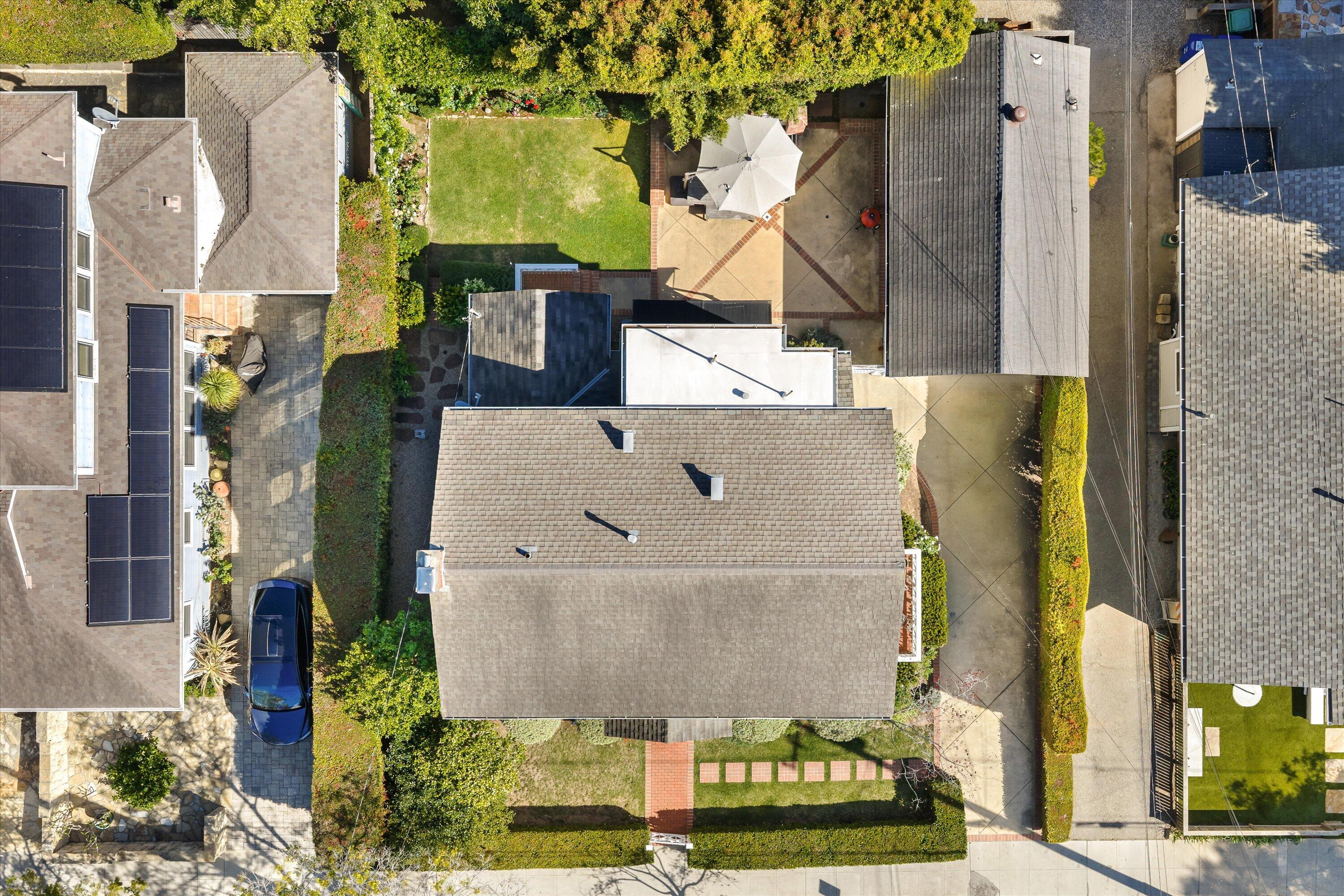 22 East Islay Street Santa Barbara, CA 93101 - Photo 25 of 26 an aerial view of residential houses with outdoor space
