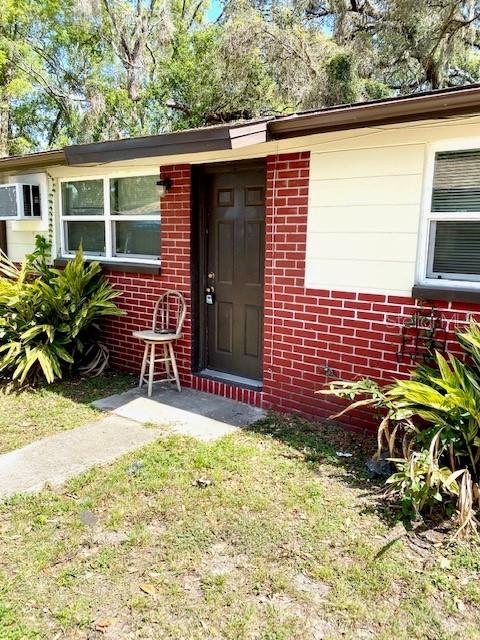 9420 Greystone Road Thonotosassa, FL 33592 - Photo 2 of 12