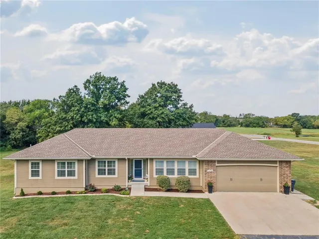 $630,000 | 7608 South Arnett Road, Grain Valley, MO 64029