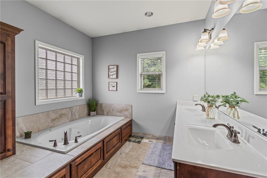 7608 South Arnett Road Grain Valley, MO 64029 - Photo 12 of 43