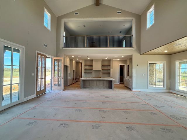a view of an entryway with a livingroom
