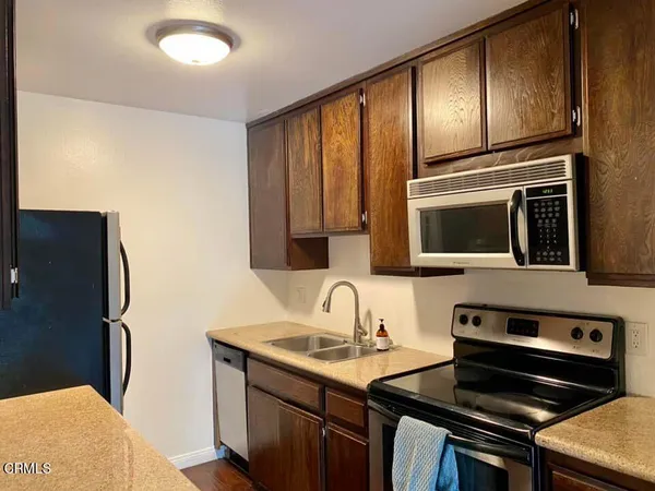 $2,975 | 5850 Benner Street, Unit 201, Los Angeles, CA 90042