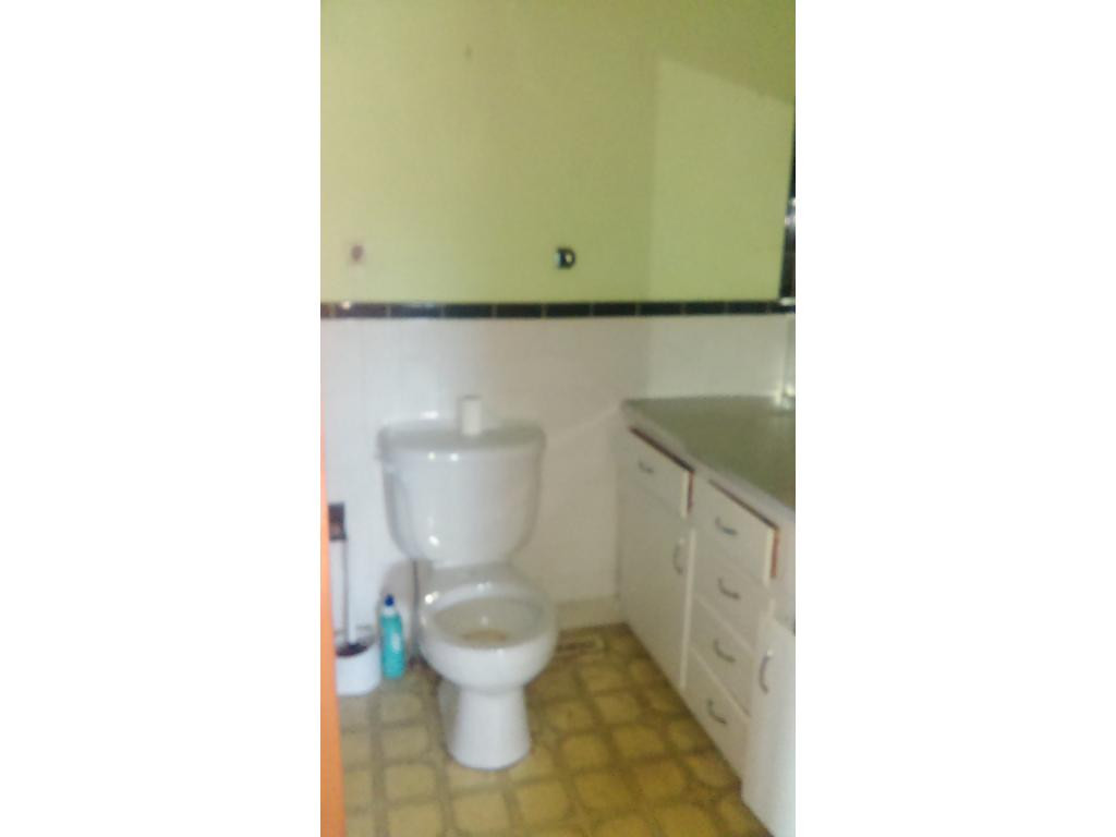 3506 McKinley Road Johnson City, TN 37604 - Photo 10 of 16 bathroom