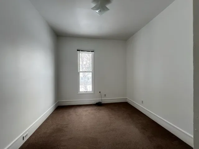 $1,250 | 321 1/2 5th Avenue East, Ashland, WI 54806