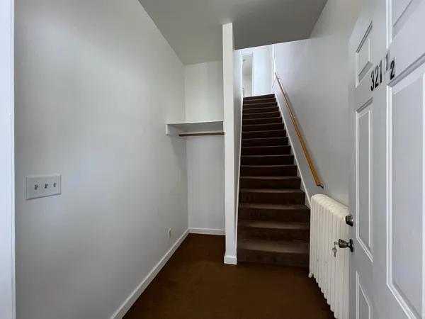 $1,250 | 321 1/2 5th Avenue East, Ashland, WI 54806