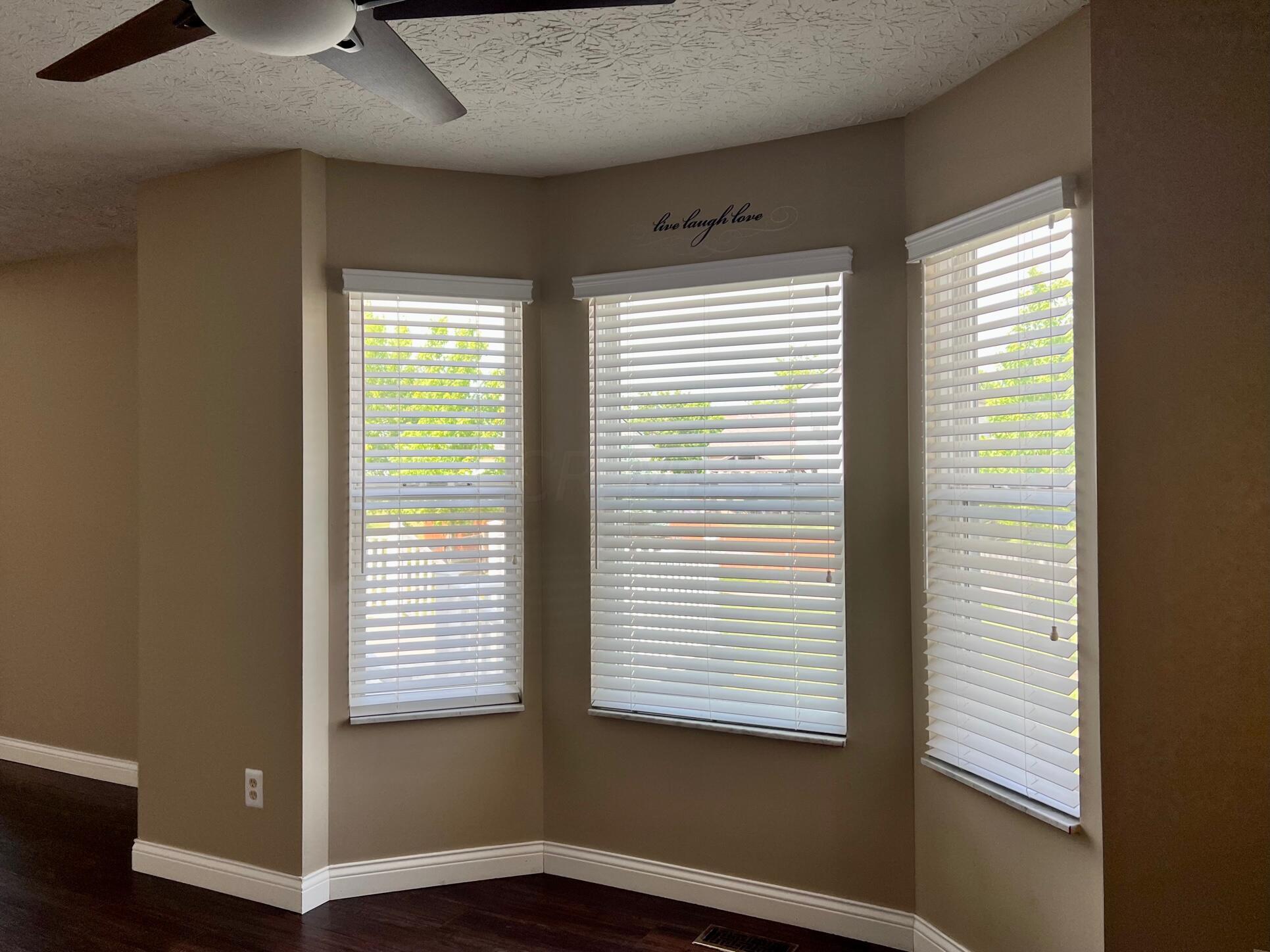 142 Harvard Loop Delaware, OH 43015 - Photo 13 of 37 Bay Window/Eating Area