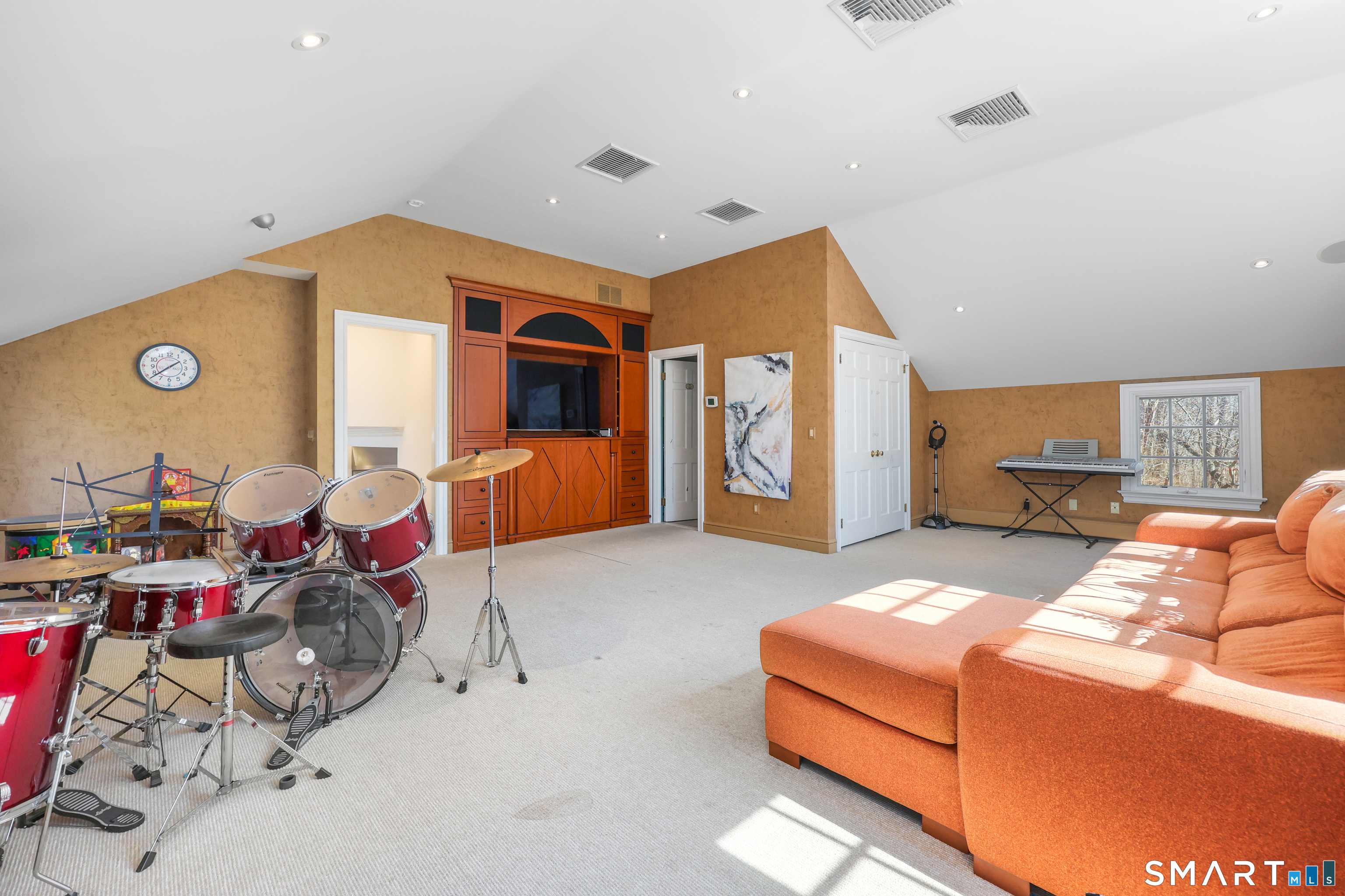 140 Signal Hill Road Wilton, CT 06897 - Photo 13 of 39