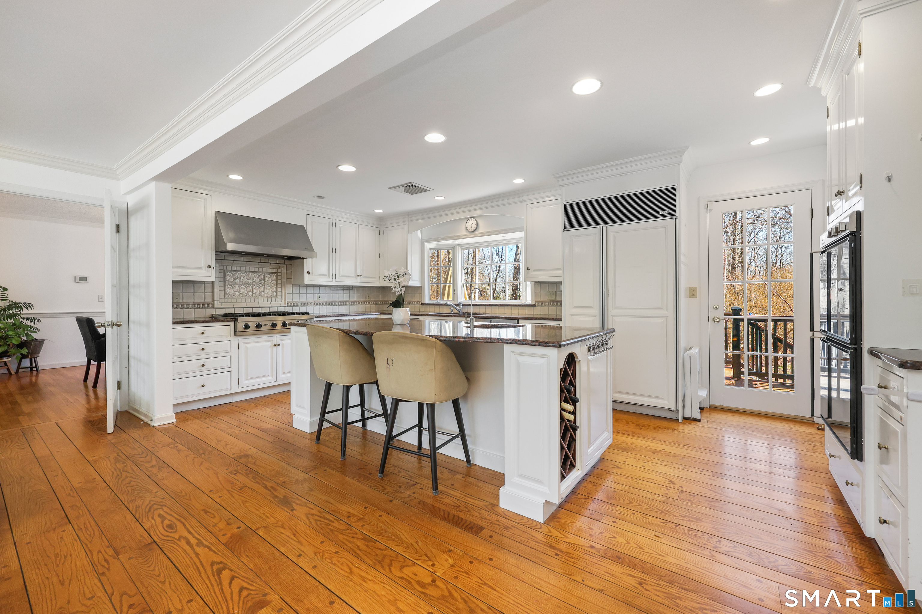 140 Signal Hill Road Wilton, CT 06897 - Photo 3 of 39