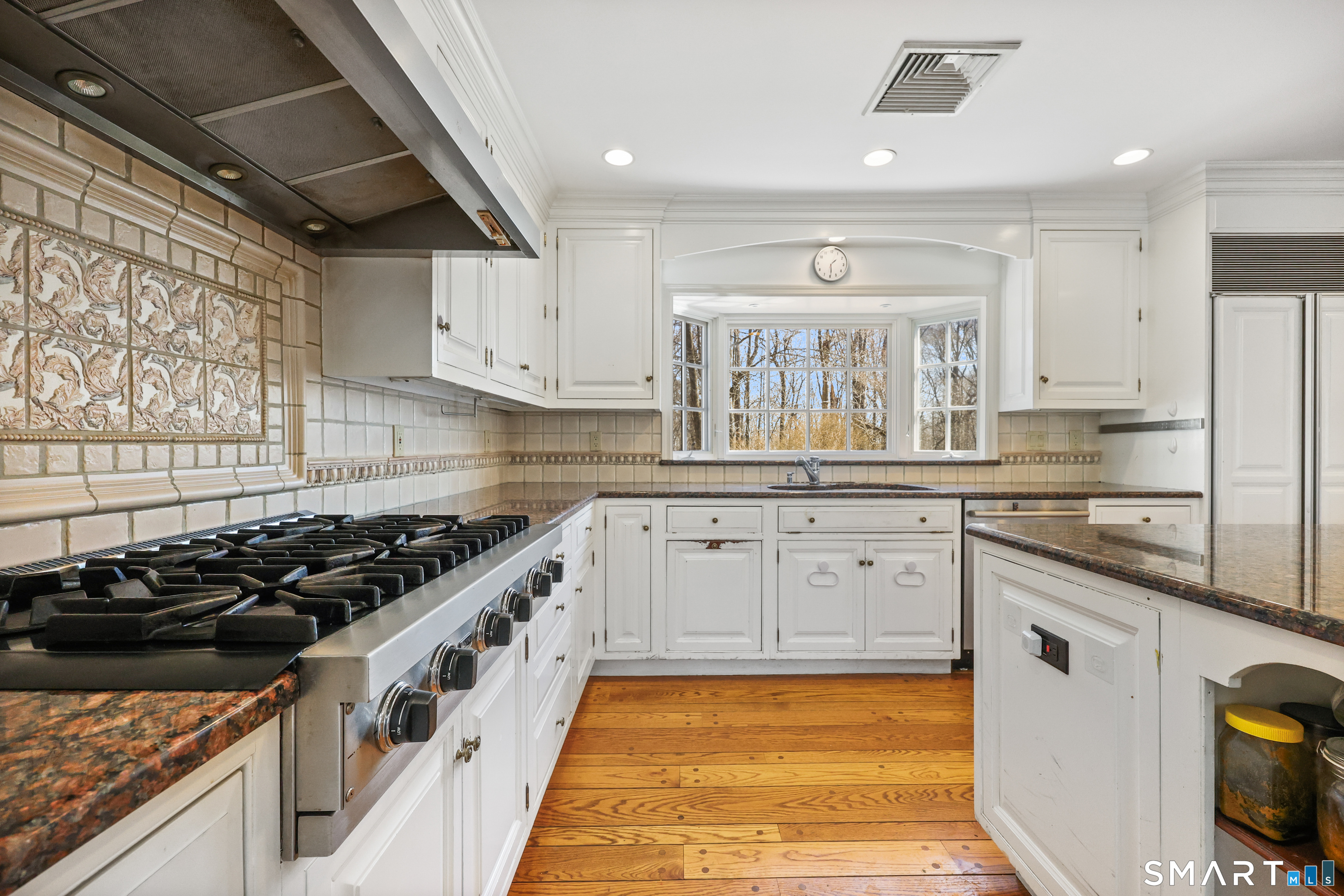 140 Signal Hill Road Wilton, CT 06897 - Photo 5 of 39