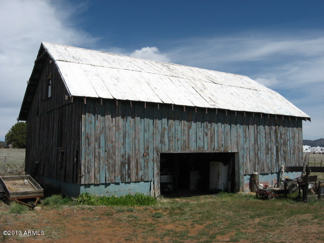 313 Zachariae Ranch Road Young, AZ 85554 - Photo 16 of 16 Huge barn