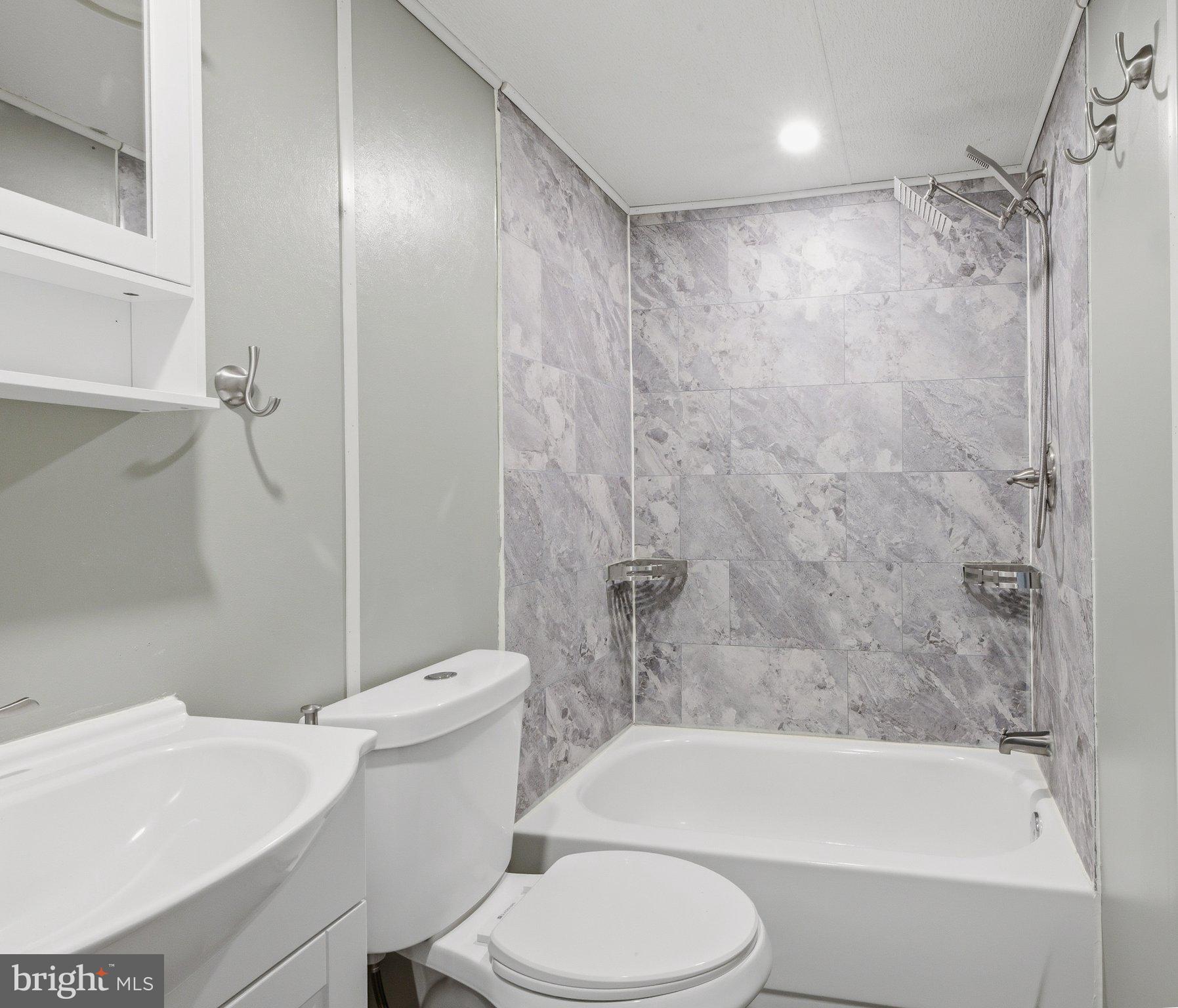 1762 Crown Point Road, Unit 6W Thorofare, NJ 08086 - Photo 8 of 12 Master bathroom