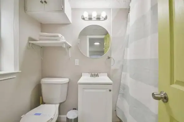 $950 | 1701 17th Street, Unit C, Galveston, TX 77550