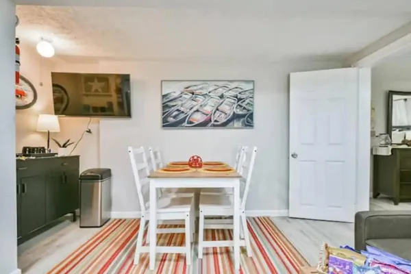 $950 | 1701 17th Street, Unit C, Galveston, TX 77550