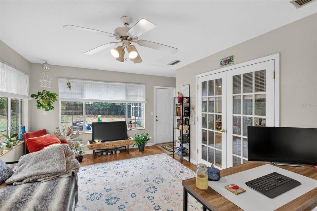 305 Northwest 28th Street Gainesville, FL 32607 - Photo 20 of 43