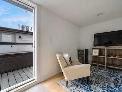 $1,050,000 | 525 North Bishop Street, Unit 5, Chicago, IL 60642