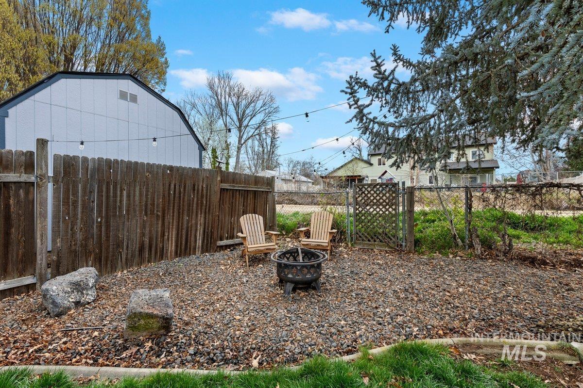 1063 East Victory Road Boise, ID 83706 - Photo 6 of 9