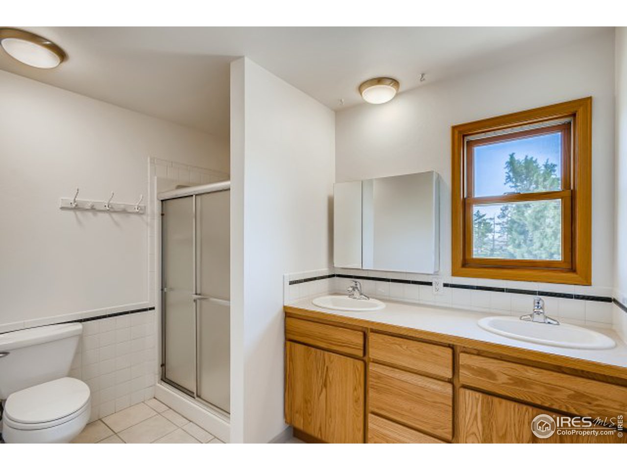 13165 East County Line Road Longmont, CO 80504 - Photo 29 of 39 Primary bathroom.