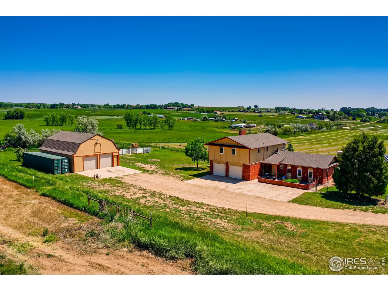 13165 East County Line Road Longmont, CO 80504 - Photo 4 of 39 Space to spread out.