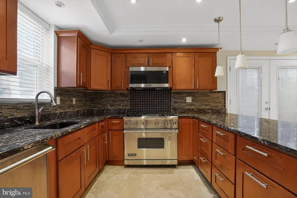 $2,200 | 226 North Patrick Street, Unit 1, Alexandria, VA 22314