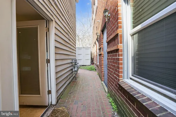 $2,200 | 226 North Patrick Street, Unit 1, Alexandria, VA 22314