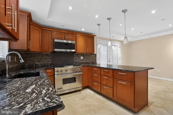 $2,200 | 226 North Patrick Street, Unit 1, Alexandria, VA 22314
