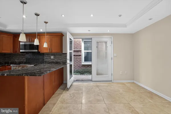 $2,200 | 226 North Patrick Street, Unit 1, Alexandria, VA 22314