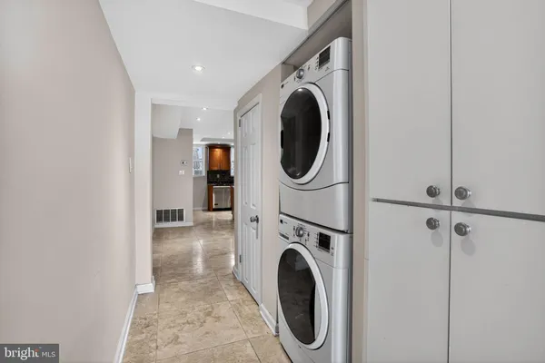 $2,200 | 226 North Patrick Street, Unit 1, Alexandria, VA 22314