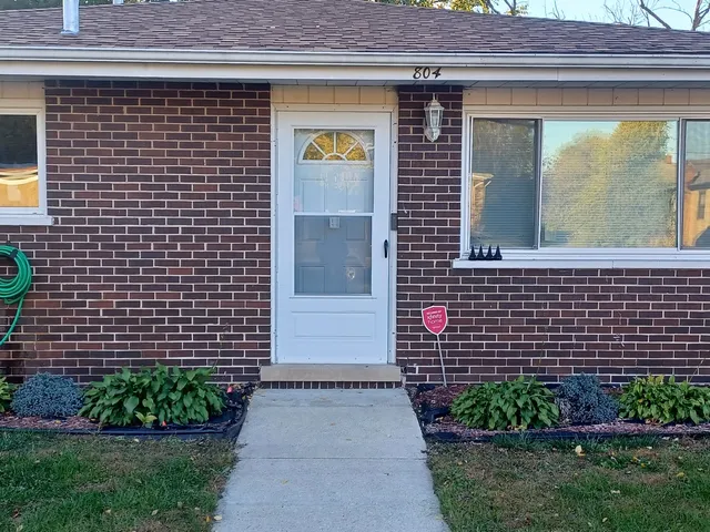 $199,000 | 804 Mackinaw Avenue, Calumet City, IL 60409