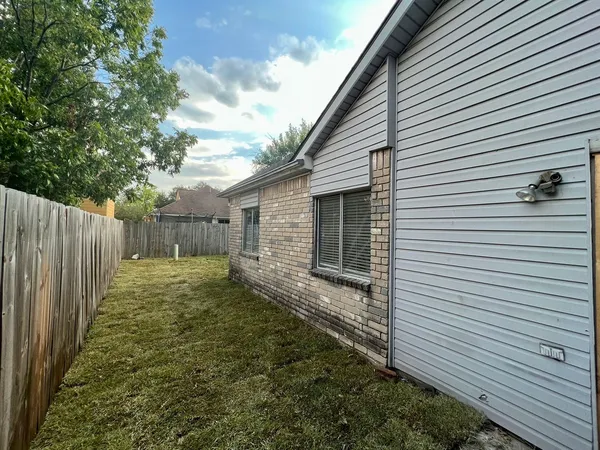 $1,750 | 8035 Trail Side Drive, Houston, TX 77040