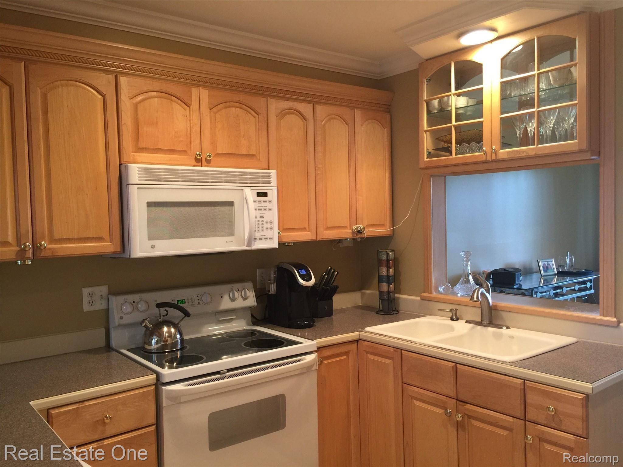 kitchen08.JPG