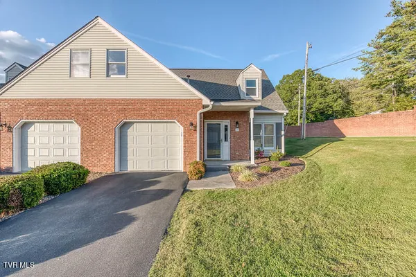 $249,900 | 1725 West Lakeview Drive, Unit 1, Johnson City, TN 37601