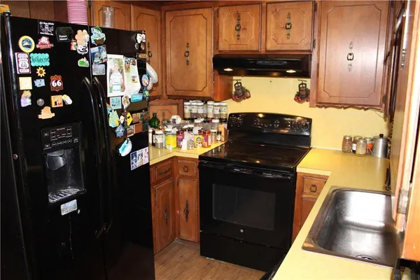 $95,000 | 302 North Military Avenue, Mulberry, KS 66756