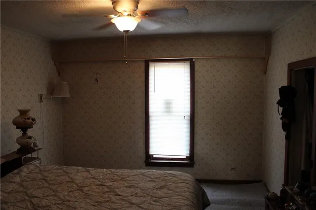 $95,000 | 302 North Military Avenue, Mulberry, KS 66756