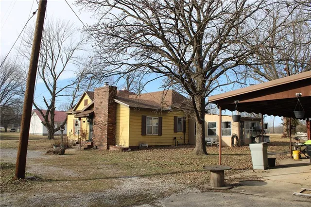 $95,000 | 302 North Military Avenue, Mulberry, KS 66756
