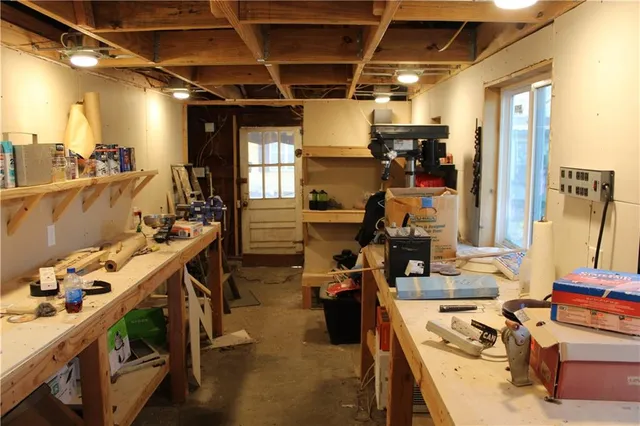 $95,000 | 302 North Military Avenue, Mulberry, KS 66756