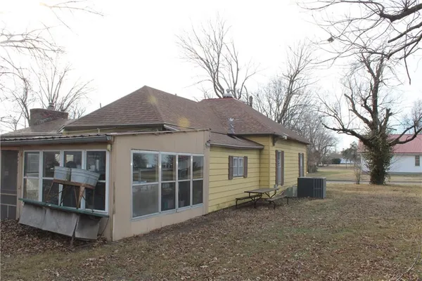 $95,000 | 302 North Military Avenue, Mulberry, KS 66756