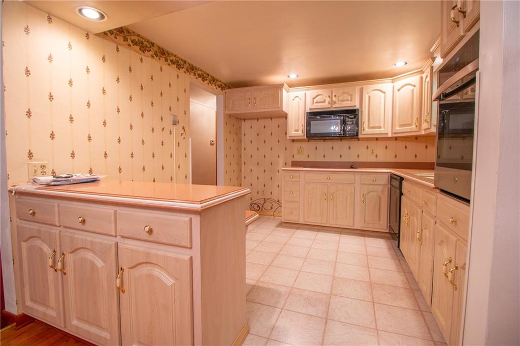 186 Kerr Road Jeannette, PA 15644 - Photo 7 of 24 Gallery Image 7