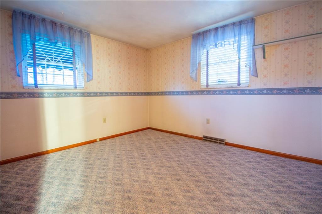 186 Kerr Road Jeannette, PA 15644 - Photo 9 of 24 Gallery Image 9
