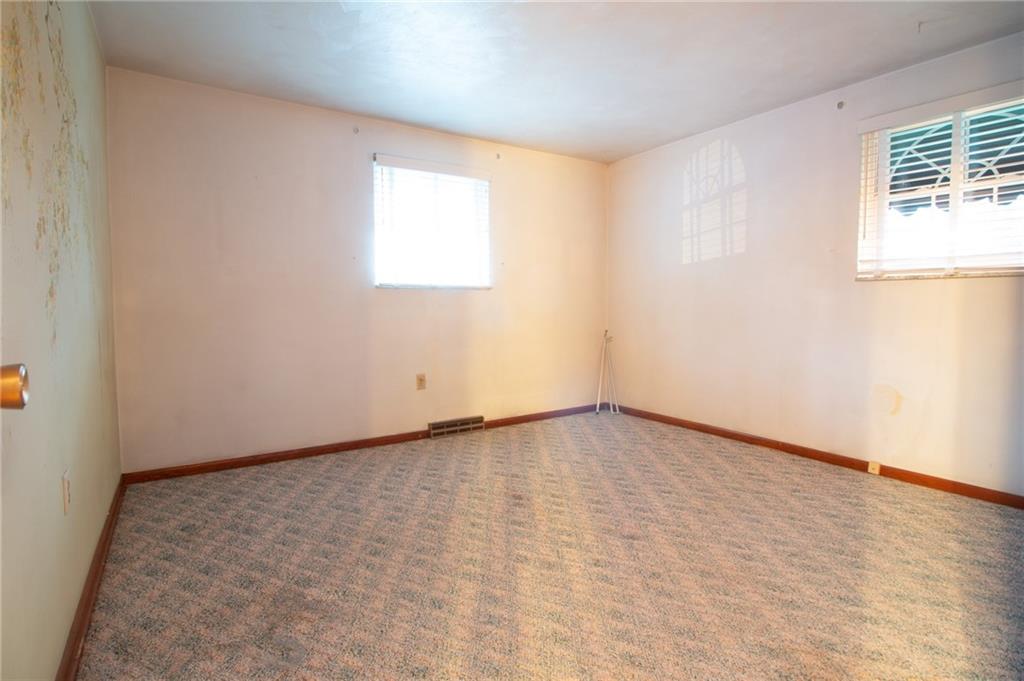 186 Kerr Road Jeannette, PA 15644 - Photo 10 of 24 Gallery Image 10
