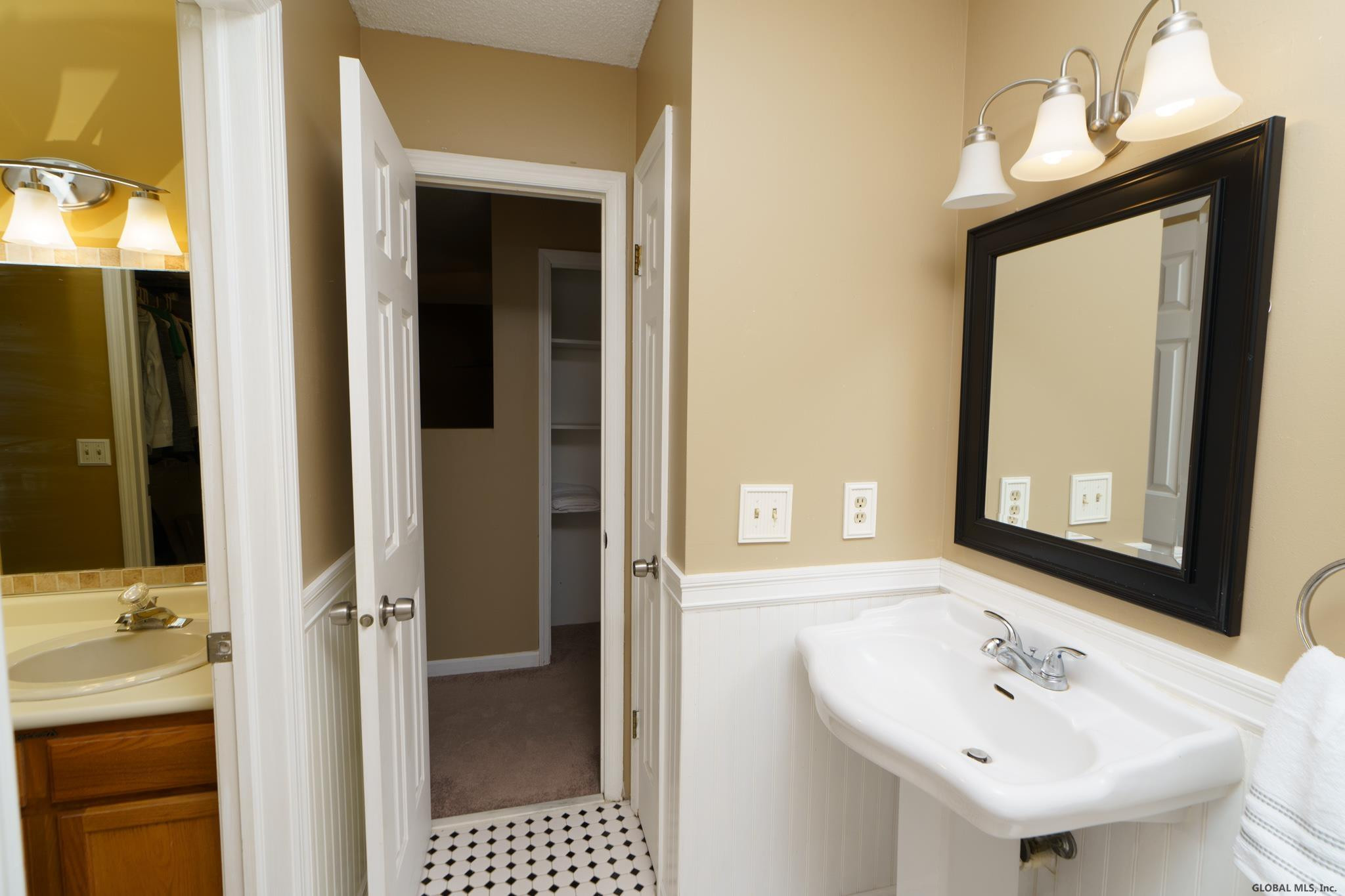 1015 Sterling Ridge Drive Rensselaer, NY 12144 - Photo 17 of 28 Photo 19