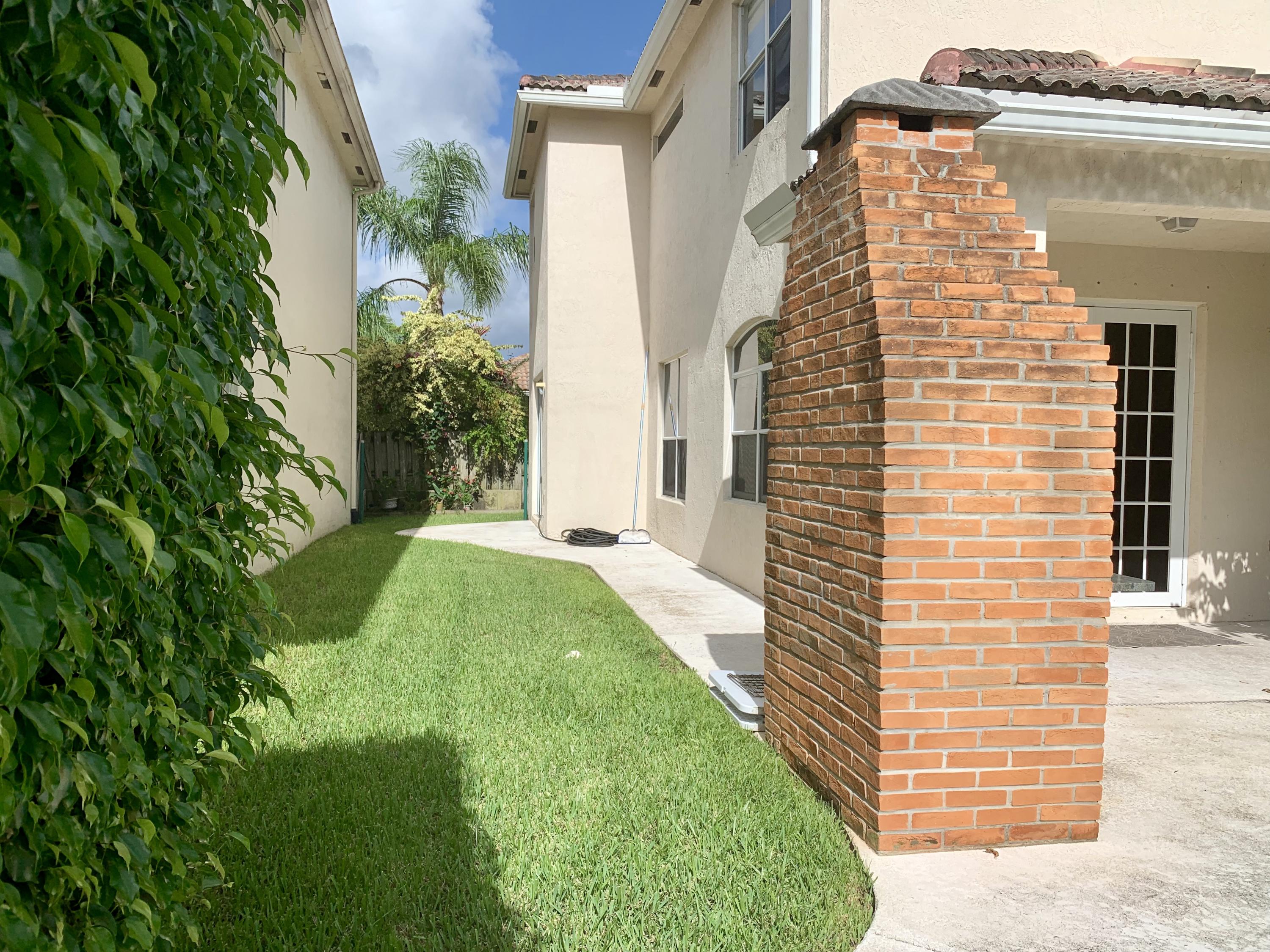 9705 Vineyard Court Boca Raton, FL 33428 - Photo 5 of 37 Large Corner Lot
