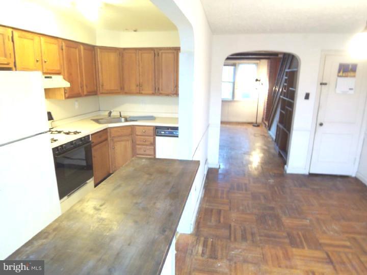 48 Concord Road Darby, PA 19023 - Photo 4 of 25 Kitchen