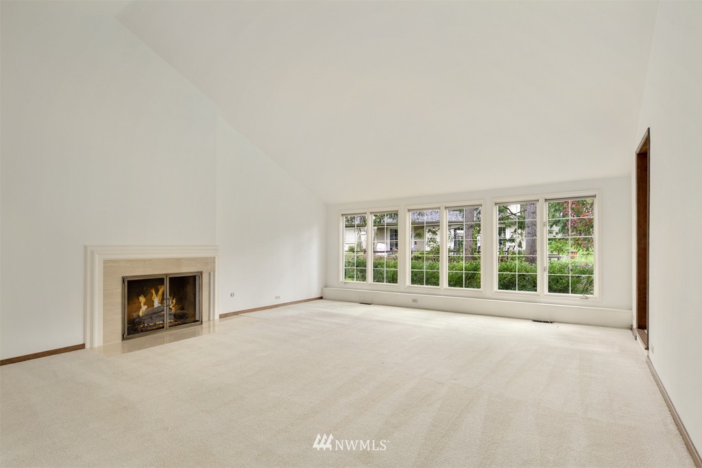 8485 Hunts Point Lane Hunts Point, WA 98004 - Photo 11 of 21