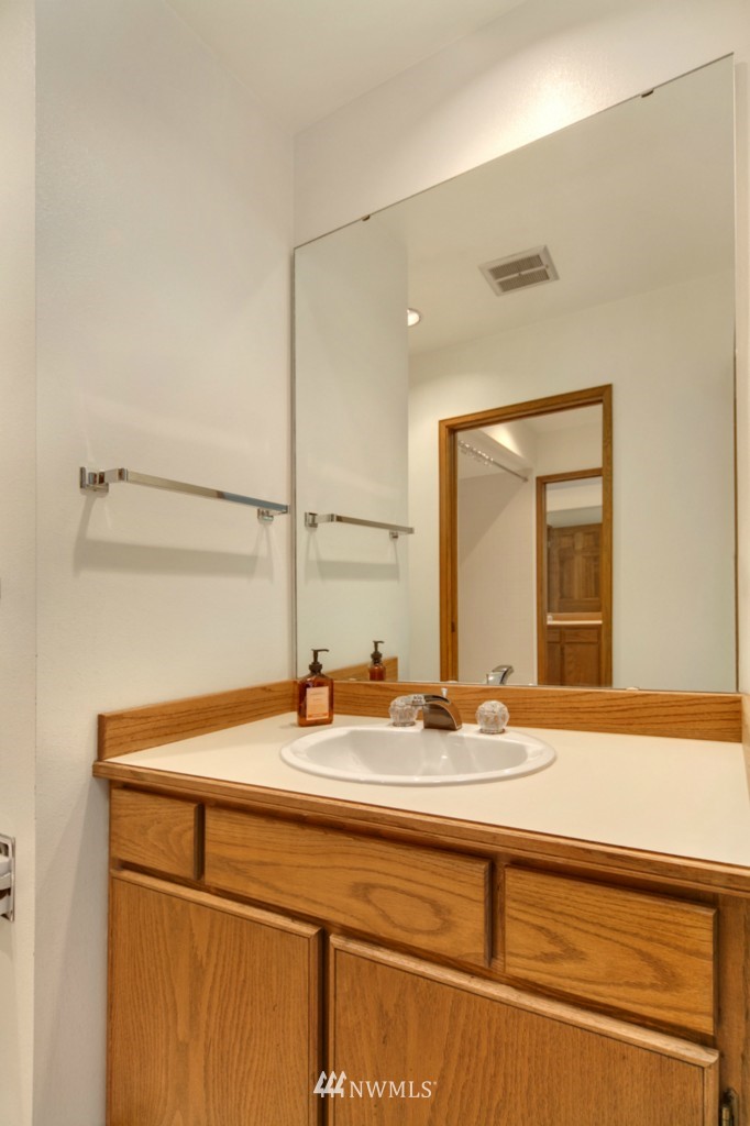 8485 Hunts Point Lane Hunts Point, WA 98004 - Photo 18 of 21